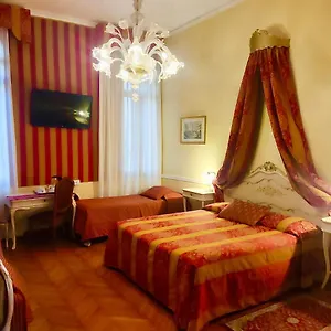 ** Hotel Mezzo Pozzo Italië